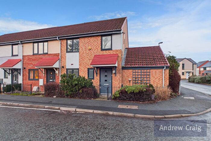3 Bedroom End Of Terrace House For Sale In Lyons Way, South Shields, NE33
