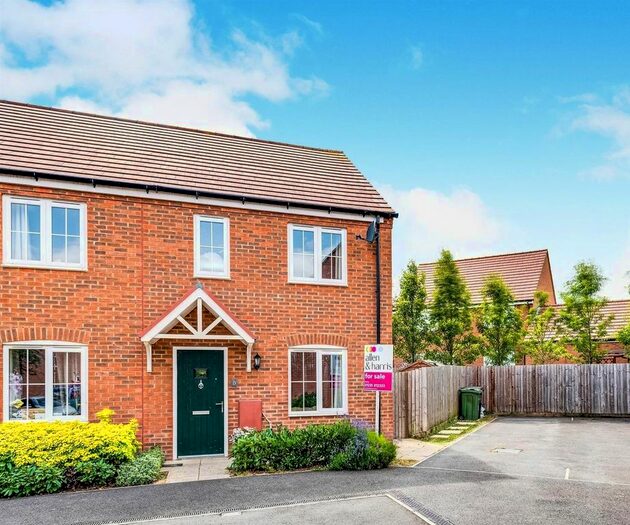 3 Bedroom End Of Terrace House To Rent In Pathfinder View, Chilton, Didcot OX11