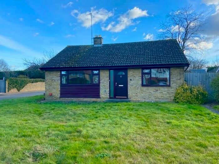 3 Bedroom Bungalow To Rent In Walnut Close, Newport Pagnell MK16