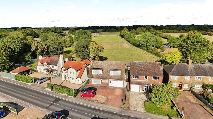 3 Bedroom Detached House For Sale In Epping Road, Nazeing, Waltham Abbey, EN9