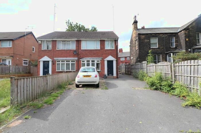 3 Bedroom Property To Rent In Pasture Mount, Armley, Leeds, LS12
