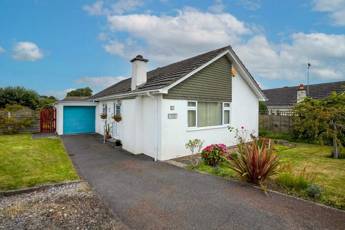 3 Bedroom Detached Bungalow For Sale In Langaller Close, Bovey Tracey, Newton Abbot, TQ13