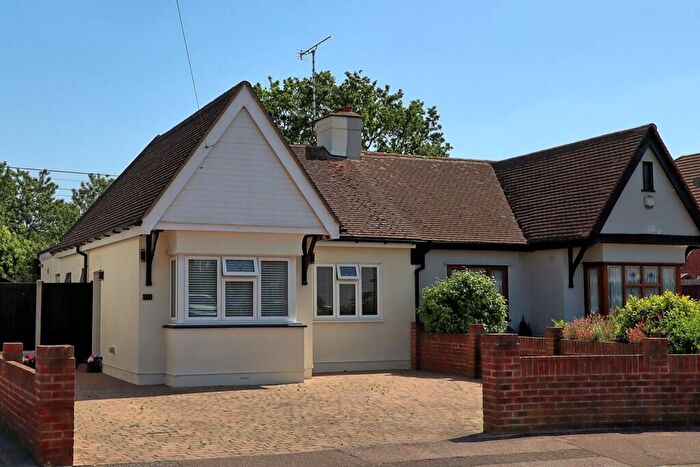 3 Bedroom Semi-Detached Bungalow For Sale In Thornford Gardens, Southend-on-Sea, SS2
