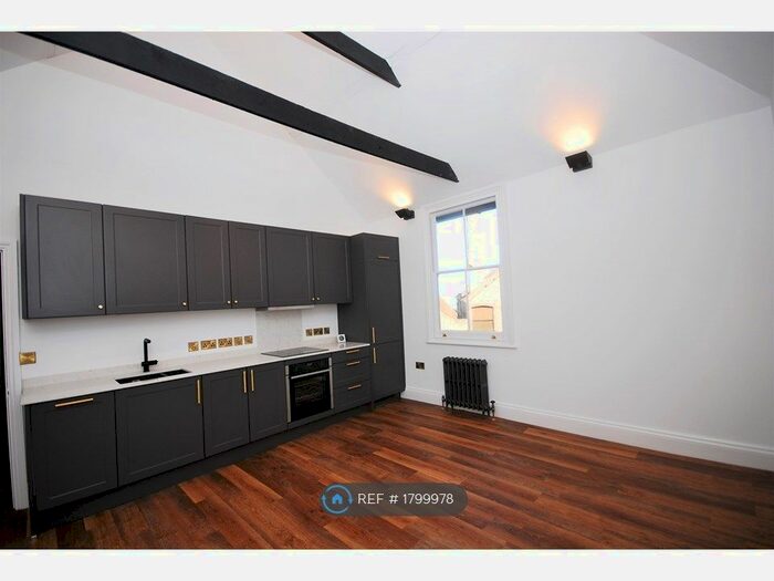 2 Bedroom Flat To Rent In Market St, Lewes, BN7