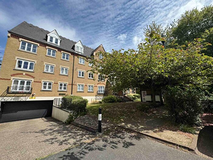 2 Bedroom Flat To Rent In Anglian Close, Watford, WD24