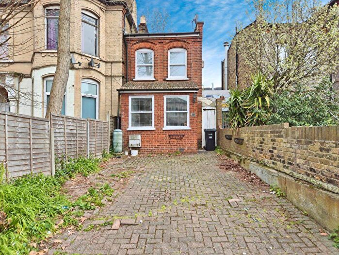 2 Bedroom House To Rent In Mansfield Road Ilford, IG1