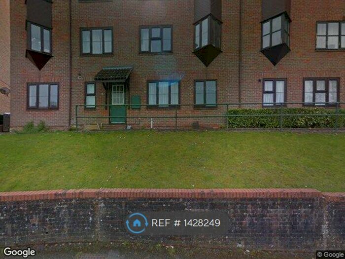 1 Bedroom Flat To Rent In Stoney Grove, Chesham, HP5