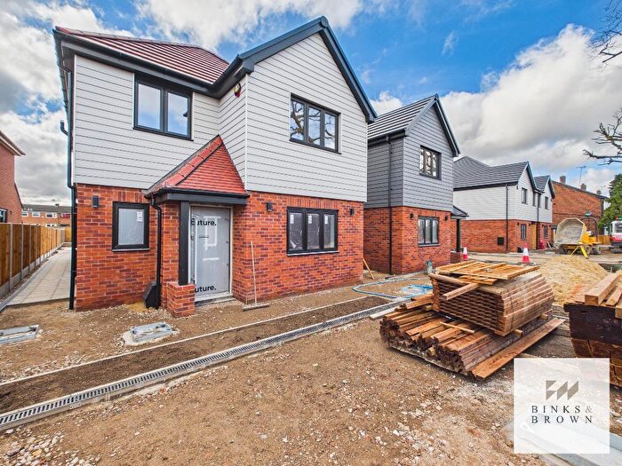 4 Bedroom Detached House For Sale In Third Avenue, Stanford Le Hope, Essex, SS17