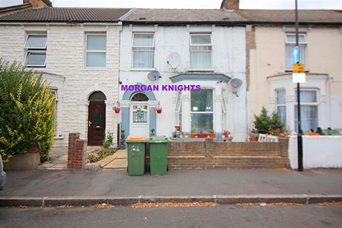 4 Bedroom Terraced House For Sale In Carlyle Road, Manor Park, E12