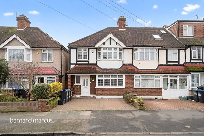 3 Bedroom End Terrace House For Sale In Chestnut Grove, Mitcham, CR4