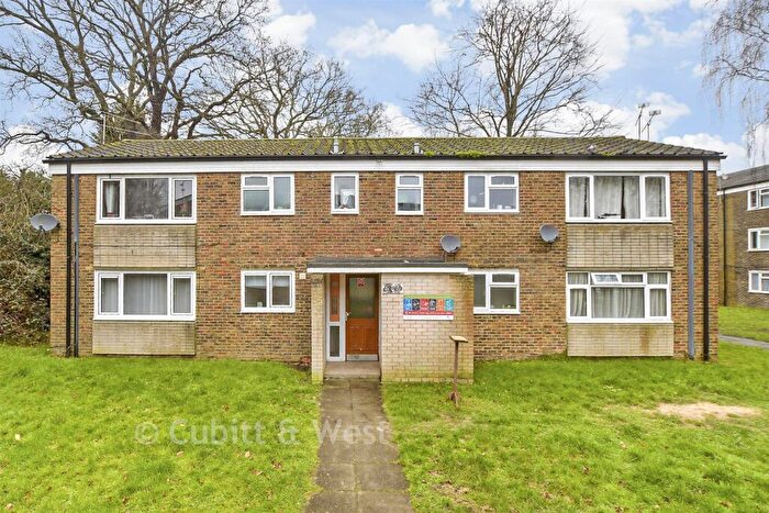 1 Bedroom Flat For Sale In Greenacres, Furnace Green, Crawley, West Sussex, RH10