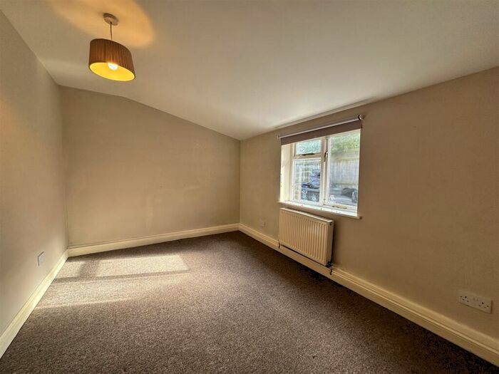 2 Bedroom Flat To Rent In Gloucester Road Flat HorfieldBristol, BS7