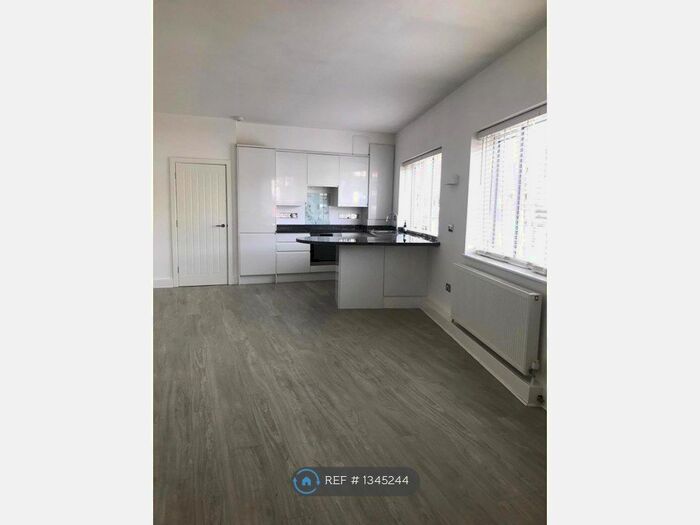 1 Bedroom Flat To Rent In Gloucester House, Orpington, BR6