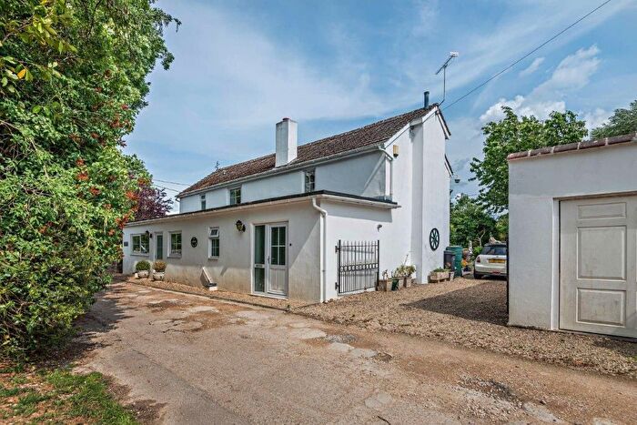3 Bedroom Cottage For Sale In Totterdown Lane, Fairford, GL7