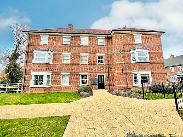 2 Bedroom Flat To Rent In Saunders Field, Bedford, MK42