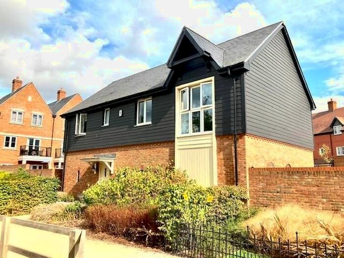 3 Bedroom Maisonette To Rent In Woodhurst Park, Warfield, RG42