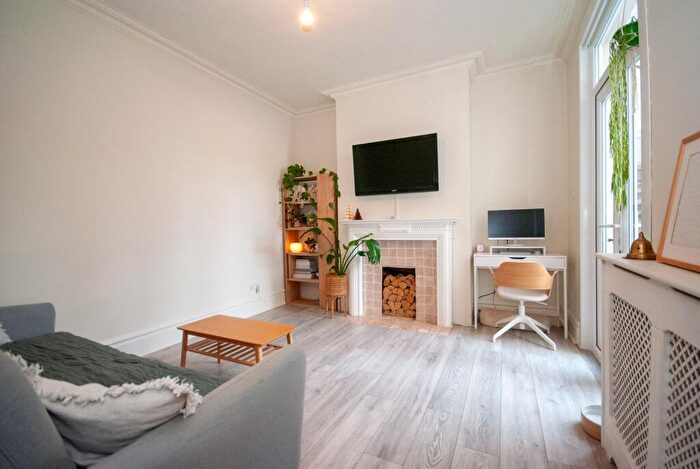 1 Bedroom Flat To Rent In Rockleigh Avenue, Leigh-on-Sea, SS9