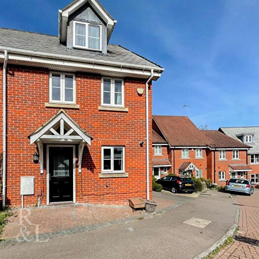 3 Bedroom House To Rent In Ducketts Mead, Shinfield, Reading, RG2