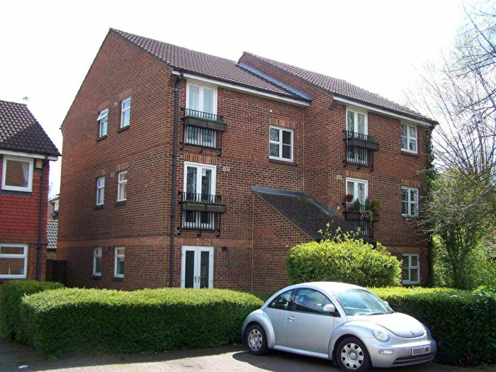 2 Bedroom Flat To Rent In Boveney Close, Cippenham, SL1