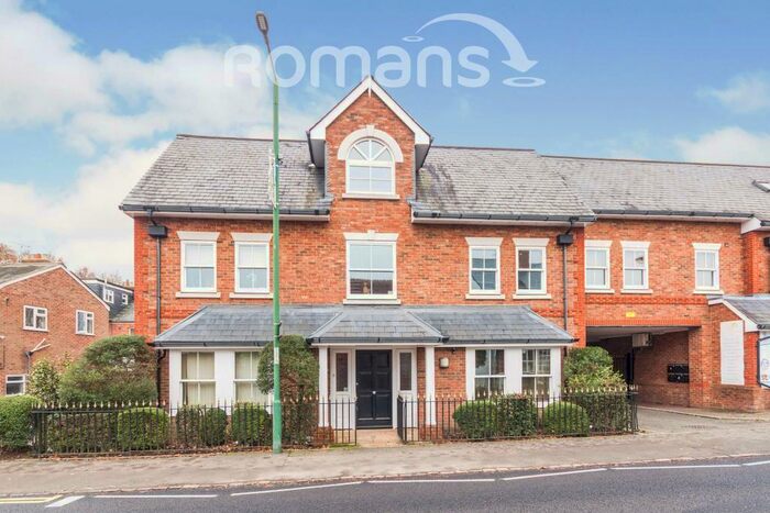 2 Bedroom Flat To Rent In Starting Gate, Ascot, SL5