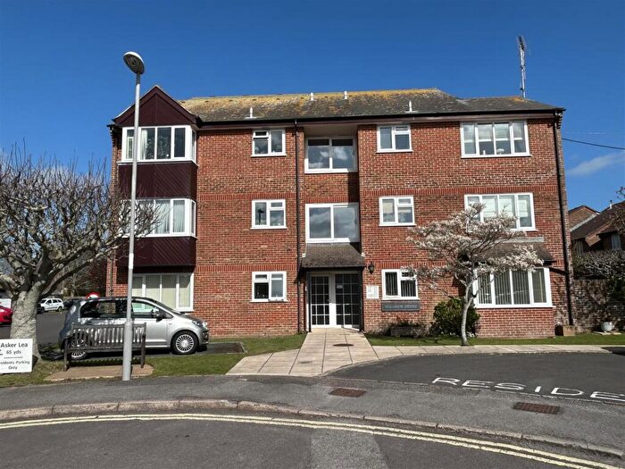1 Bedroom Apartment For Sale In Meadow Court, Bridport, Dorset, DT6