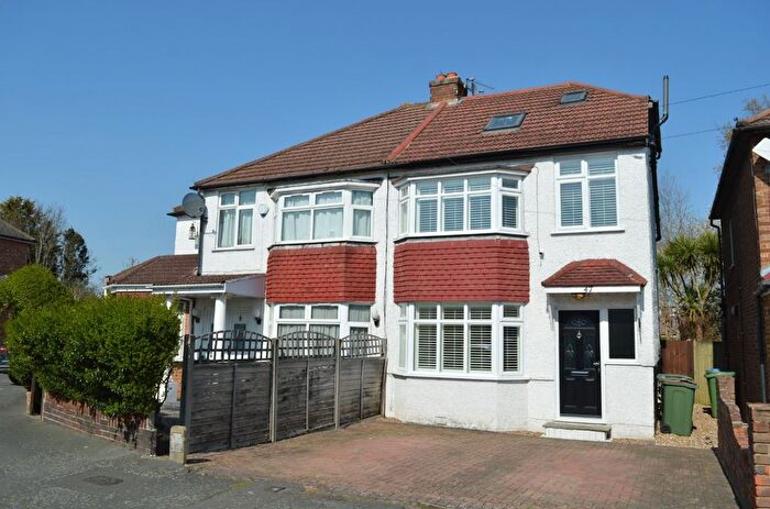 4 Bedroom Semi Detached House To Rent In Cottimore Avenue, Walton-On-Thames, KT12