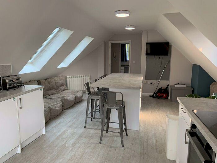 5 Bedroom House To Rent In College Court, Canterbury Ref -, CT1