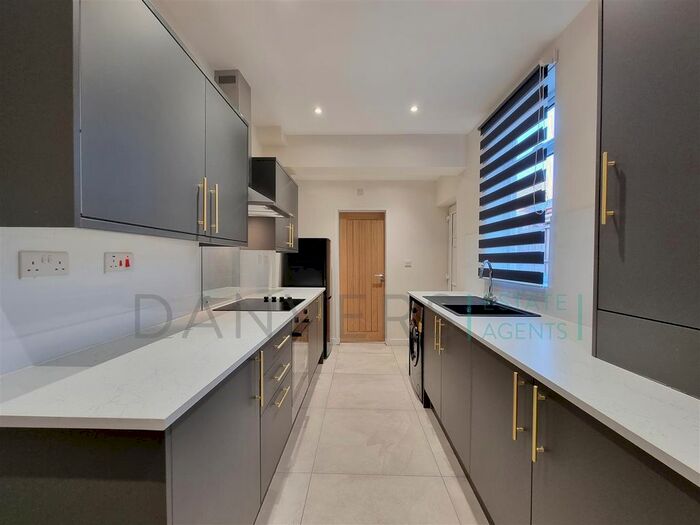 4 Bedroom Terraced House To Rent In Ullswater Street, Leicester, LE2