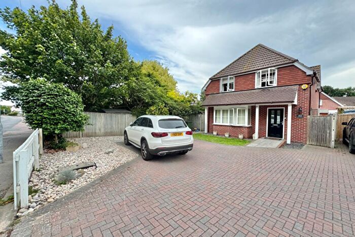 4 Bedroom Detached House To Rent In Segensworth Road, Titchfield Park, PO15