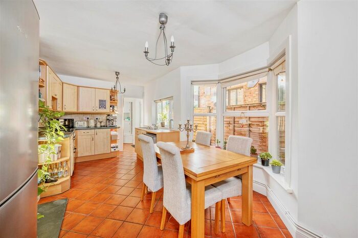 1 Bedroom Maisonette To Rent In Mill Plat Avenue, Isleworth TW7