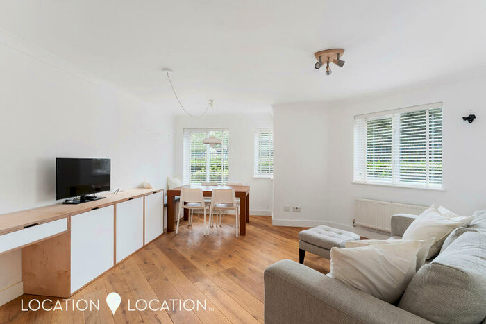 2 Bedroom Flat To Rent In Myddleton Avenue, N4