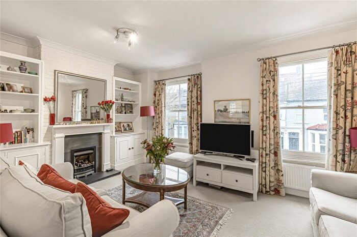 2 Bedroom Flat To Rent In Broughton Road, Fulham, London, SW6