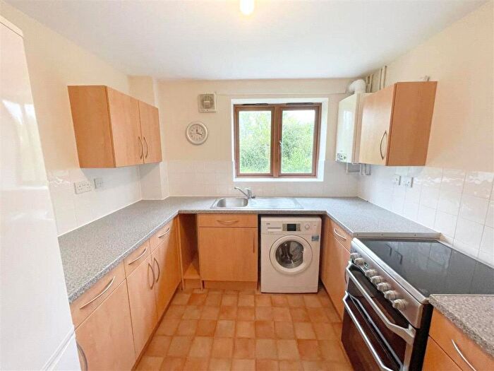 2 Bedroom Flat To Rent In Kelling Way, Broughton, Milton Keynes, MK10