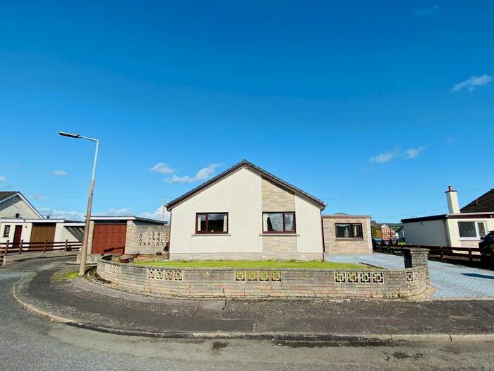 2 Bedroom Bungalow For Sale In Greenlea Park, Collin, DG1