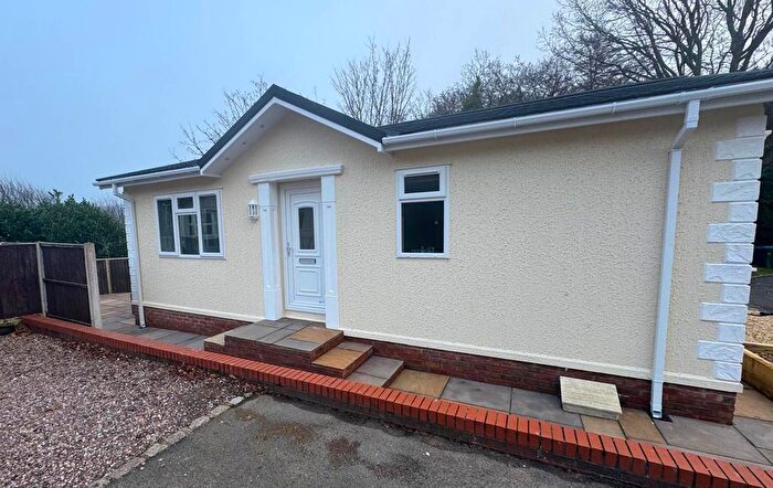 2 Bedroom Park Home For Sale In Tarvin Road, Alvanley, Frodsham, WA6