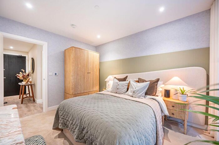 2 Bedroom Flat For Sale In Grand Union, Alperton, HA0