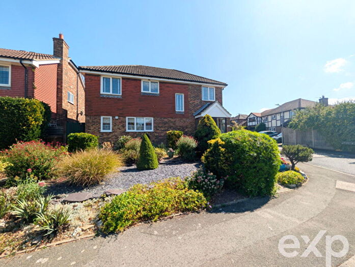 4 Bedroom Detached House For Sale In Tollgate Way, Sandling, Maidstone, ME14