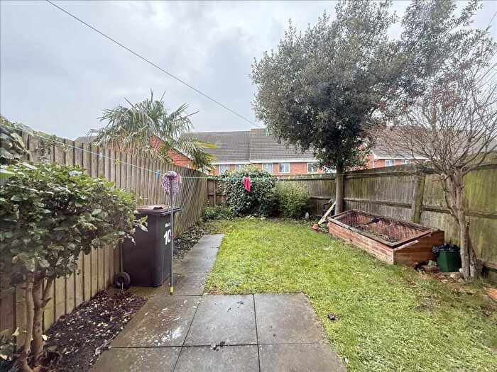 3 Bedroom End Of Terrace House For Sale In Leeds Close, Corby, NN18