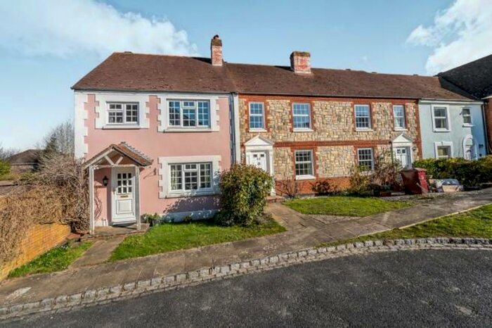 3 Bedroom House To Rent In Poplar Way, Midhurst, GU29