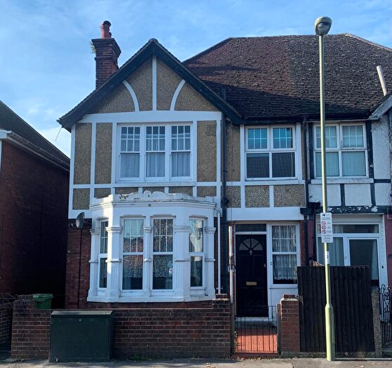 3 Bedroom Semi Detached House To Rent In Kings Road, Fareham, Hampshire, PO16