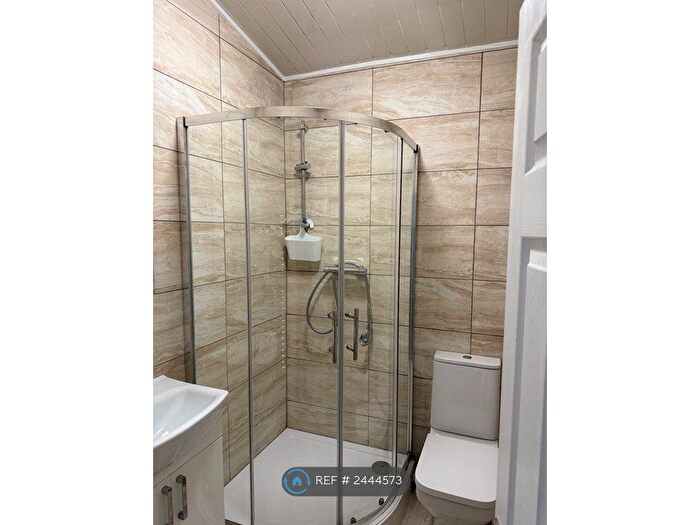 4 Bedroom Terraced House To Rent In St John's Road, Gillingham, ME7