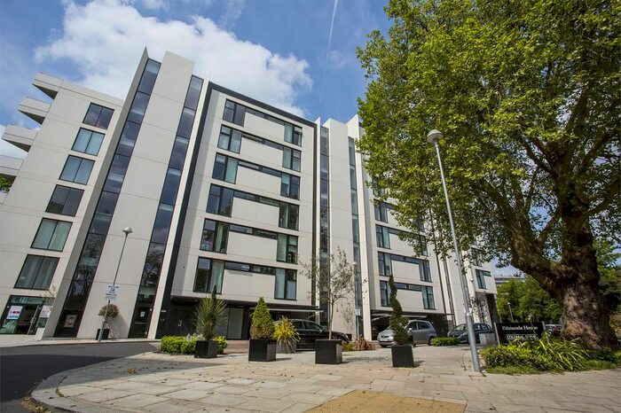 2 Bedroom Flat To Rent In Edmunds House, Chiswick, W4