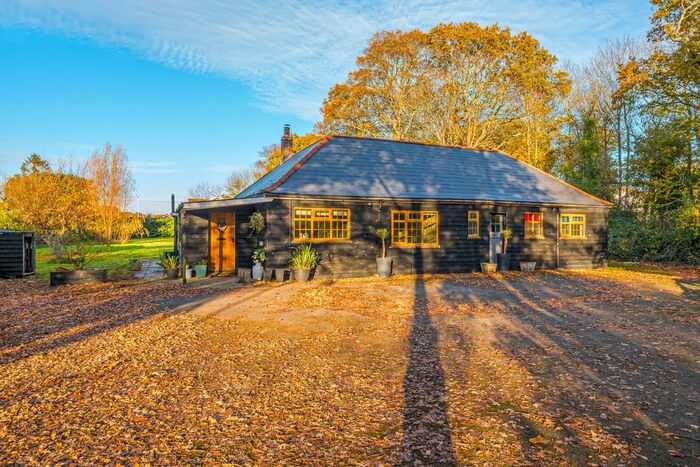 4 Bedroom Bungalow To Rent In Common Lane, Titchfield, Fareham, PO14