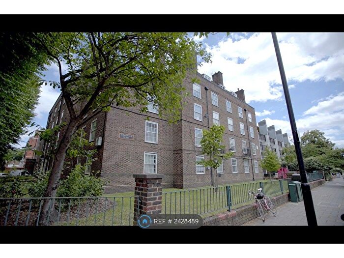 3 Bedroom Maisonette To Rent In Rushbrook House, London, SW8