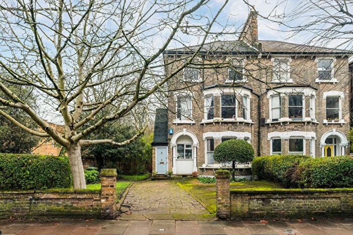 2 Bedroom Flat For Sale In St. Johns Park, London, SE3