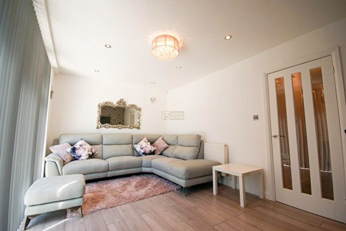 2 Bedroom End Of Terrace House To Rent In Wisley Way, Harborne, Birmingham, B32