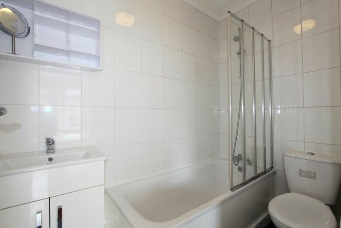 1 Bedroom Flat To Rent In Northfield Road, London, N16