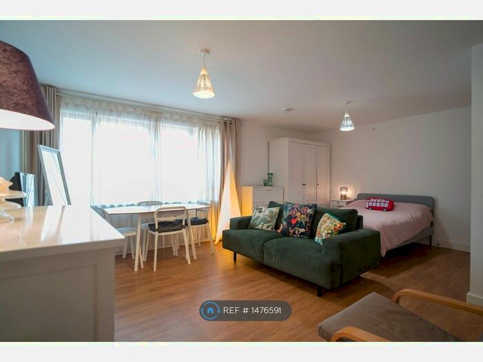 Studio To Rent In Mildmay Avenue, London, N1