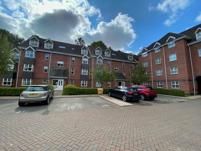 2 Bedroom Apartment To Rent In Brooklands Road, Sale, M33