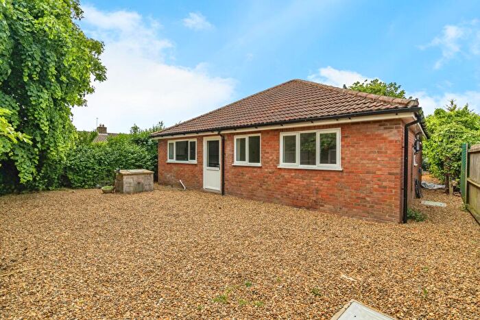 4 Bedroom Bungalow For Sale In Lawns Loke, Norwich, NR12